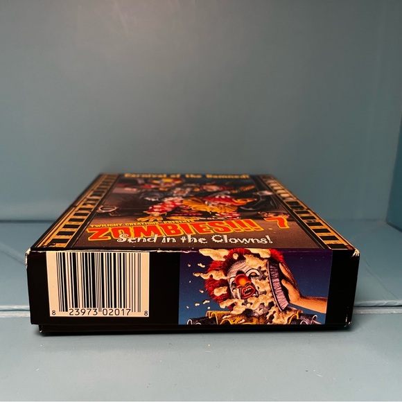 Twilight Creations’ Zombies!!! 7: Send in the Clowns Board Game - First Edition - Picture 3 of 9
